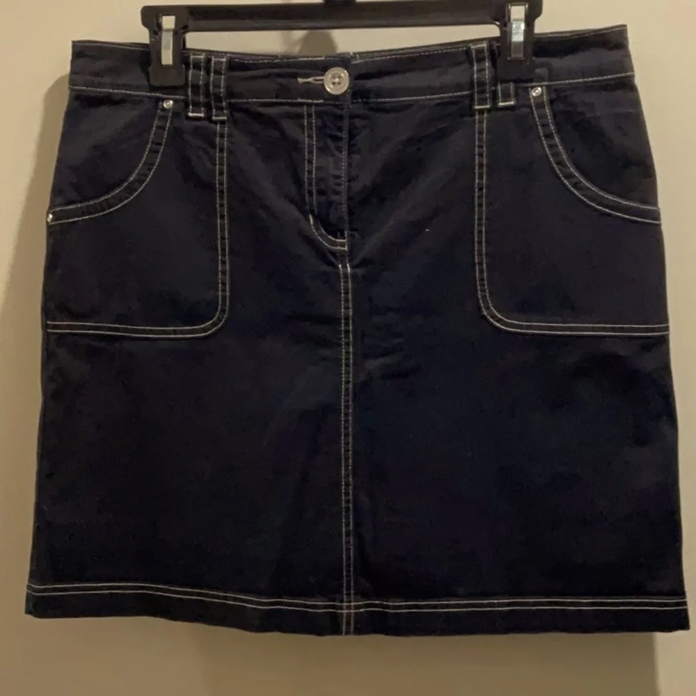 KAREN KS SCOTT three 3️⃣ shots khaki, black and red skirts size 6
